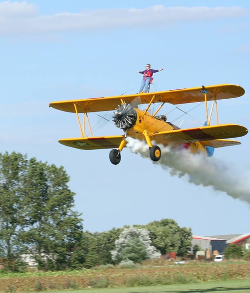 rtn sandra does her wing walk
